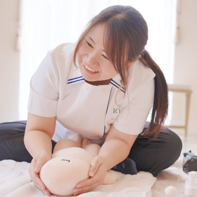 ベビーマッサージ